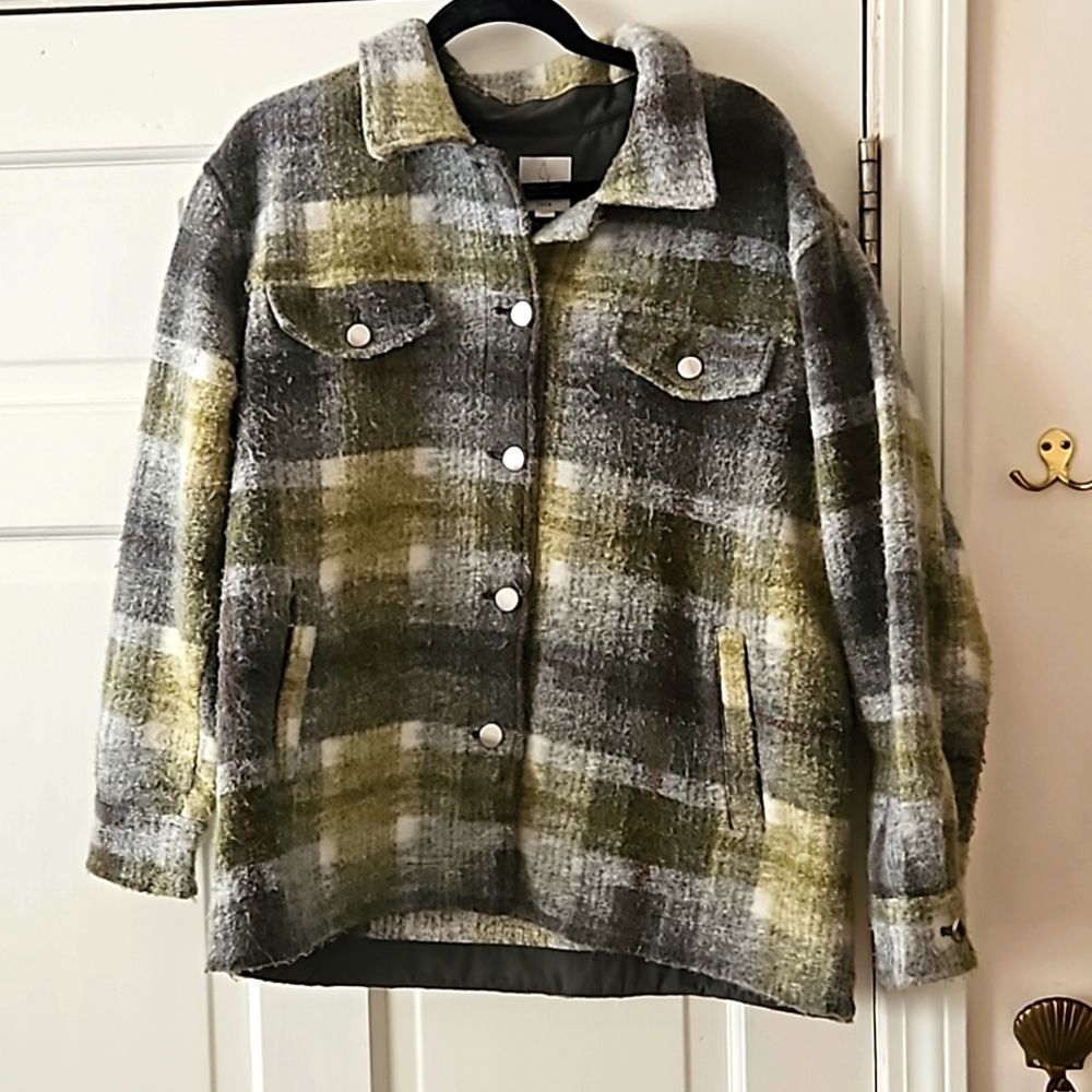 Joie Large windowpane fuzzy "shacket" green plaid w side pockets